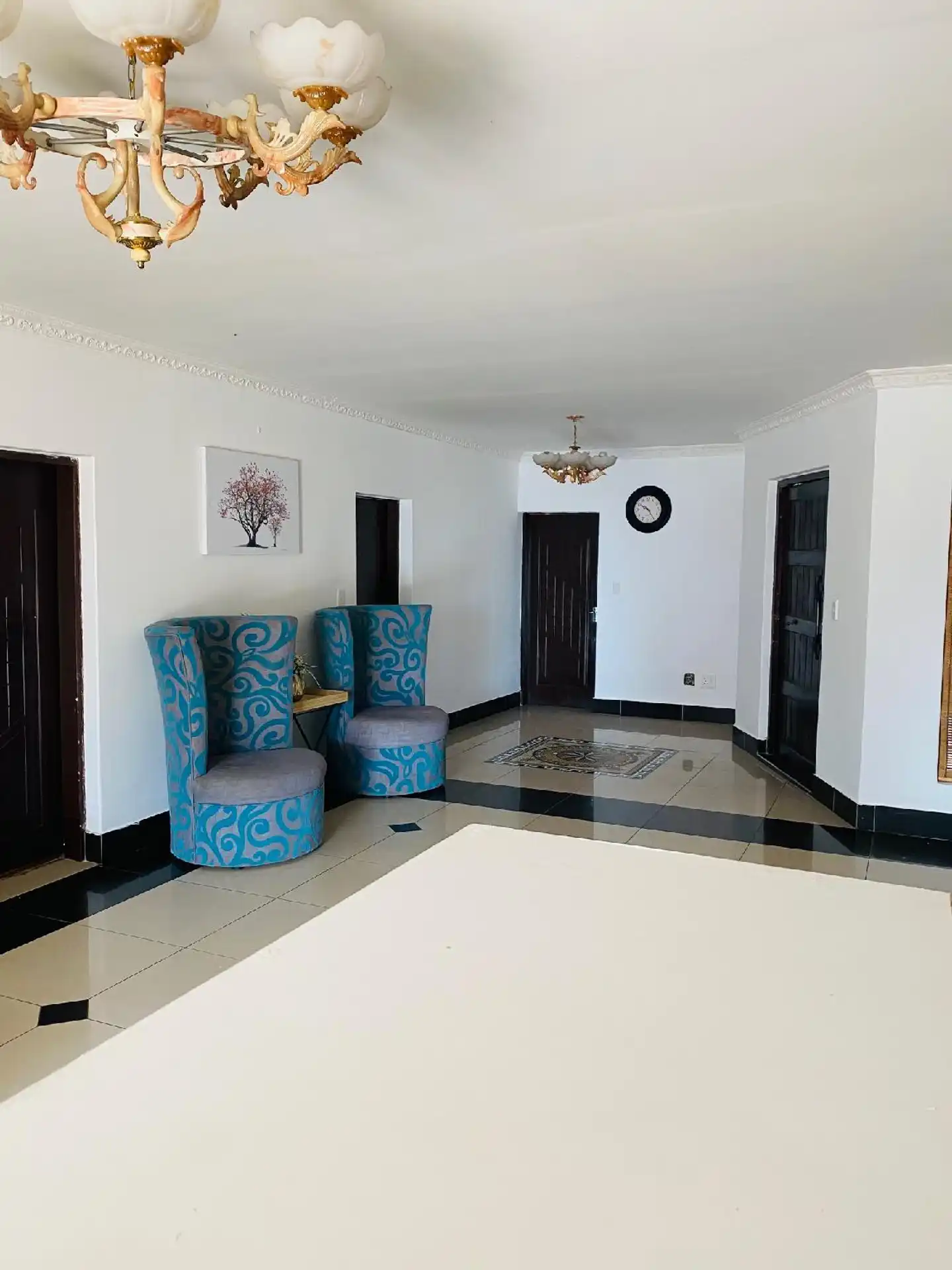 Airport Royal Guest House Wellness