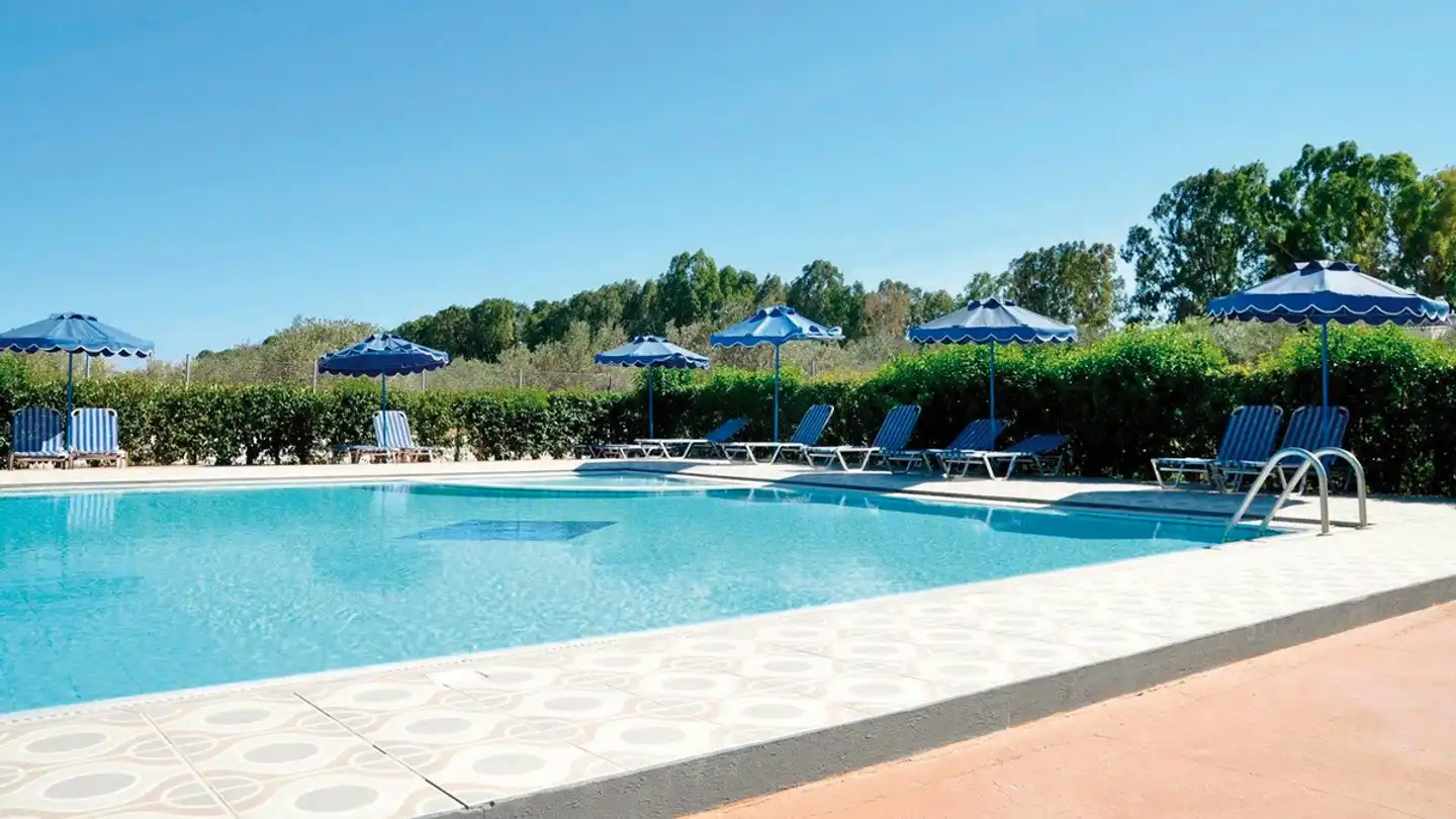 Tina Flora Pool