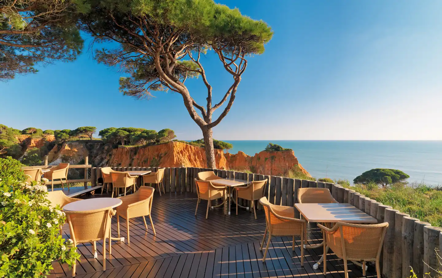 Pine Cliffs Resort: Pine Cliffs Ocean Suites & Spa Terrasse