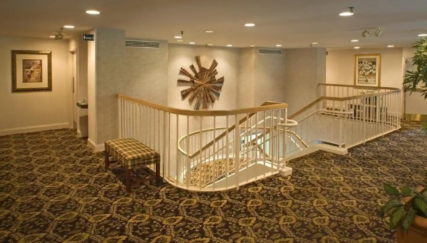 Ramada by Wyndham Nashville/Music Valley Lobby