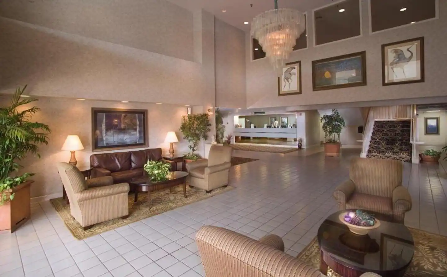 Ramada by Wyndham Nashville/Music Valley Lobby