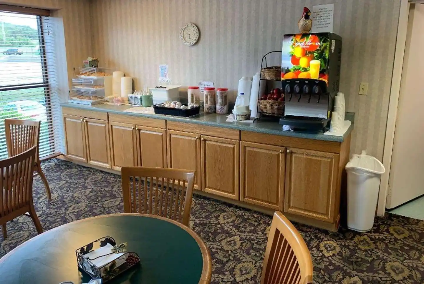 Ramada by Wyndham Nashville/Music Valley Bar