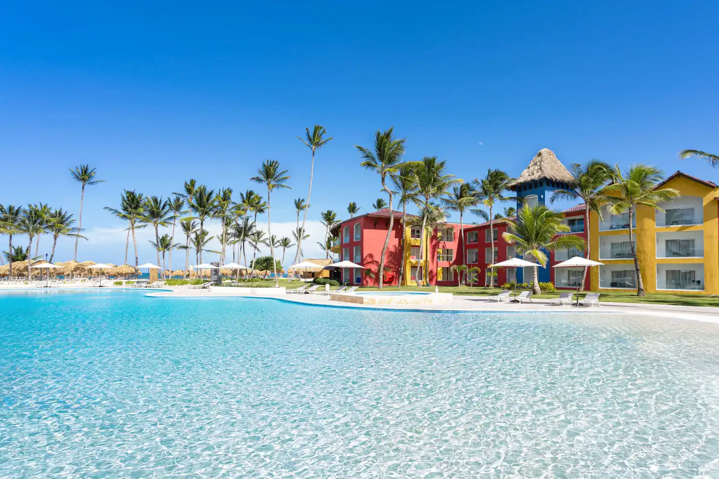 Tropical Deluxe Princess Pool