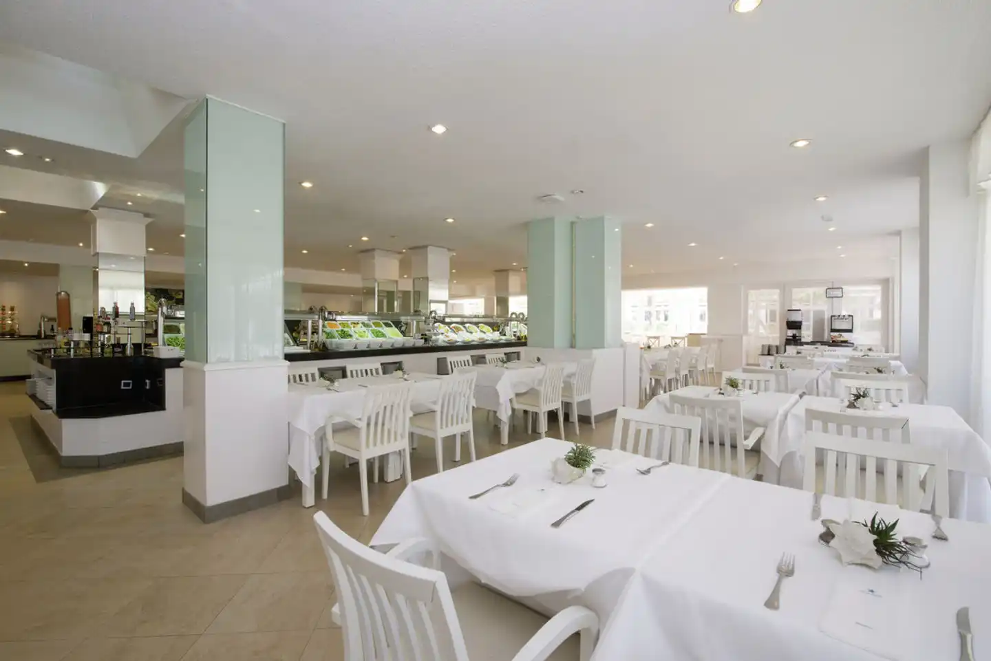 Iberostar Waves Ciudad Blanca Restaurant