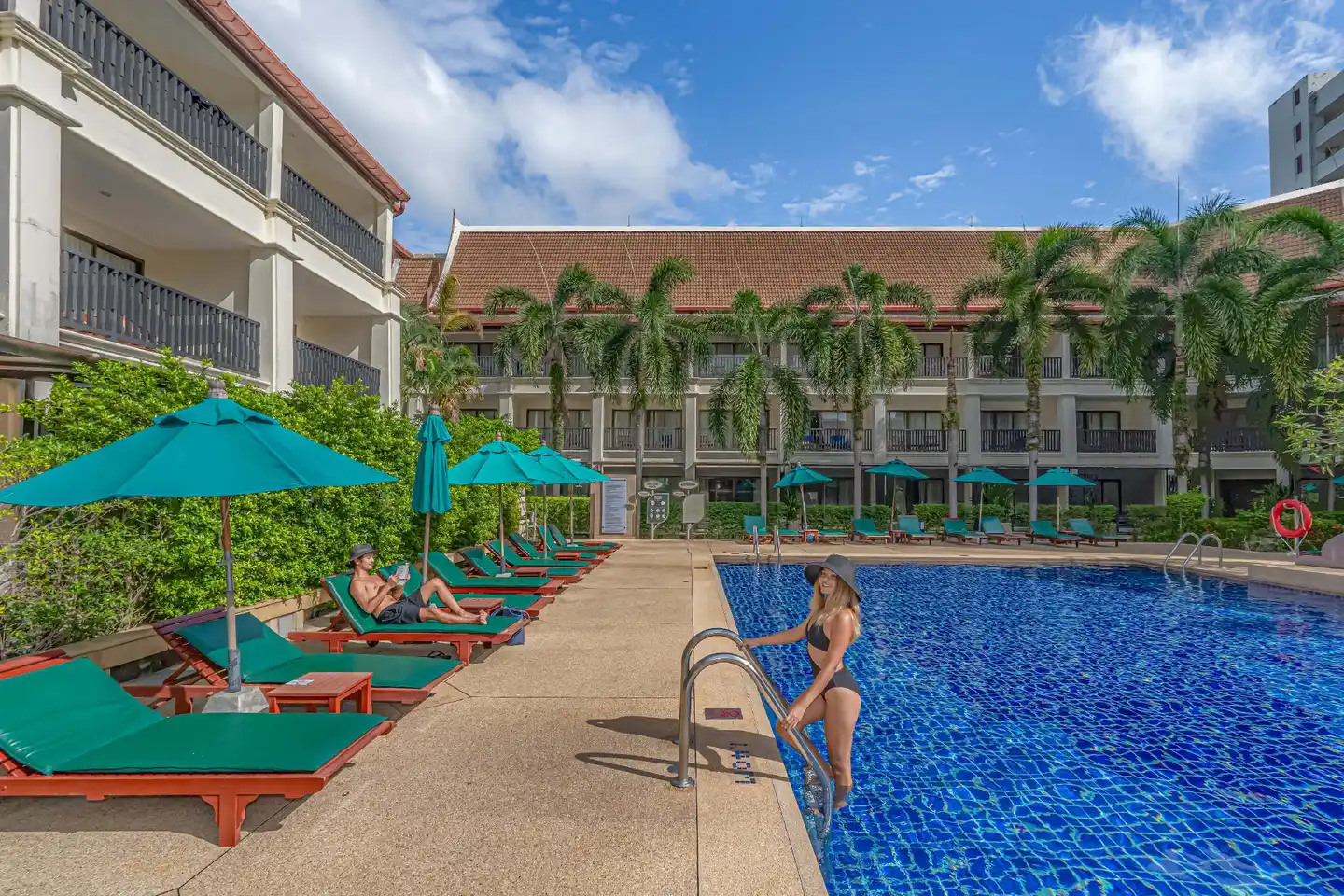 Deevana Patong Resort & Spa Aussenansicht