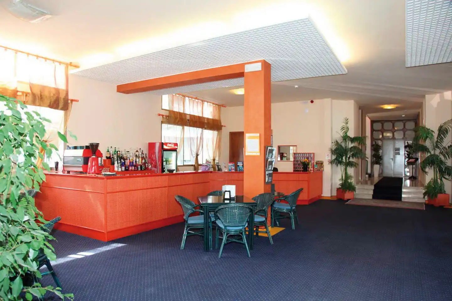 Bettina Lobby
