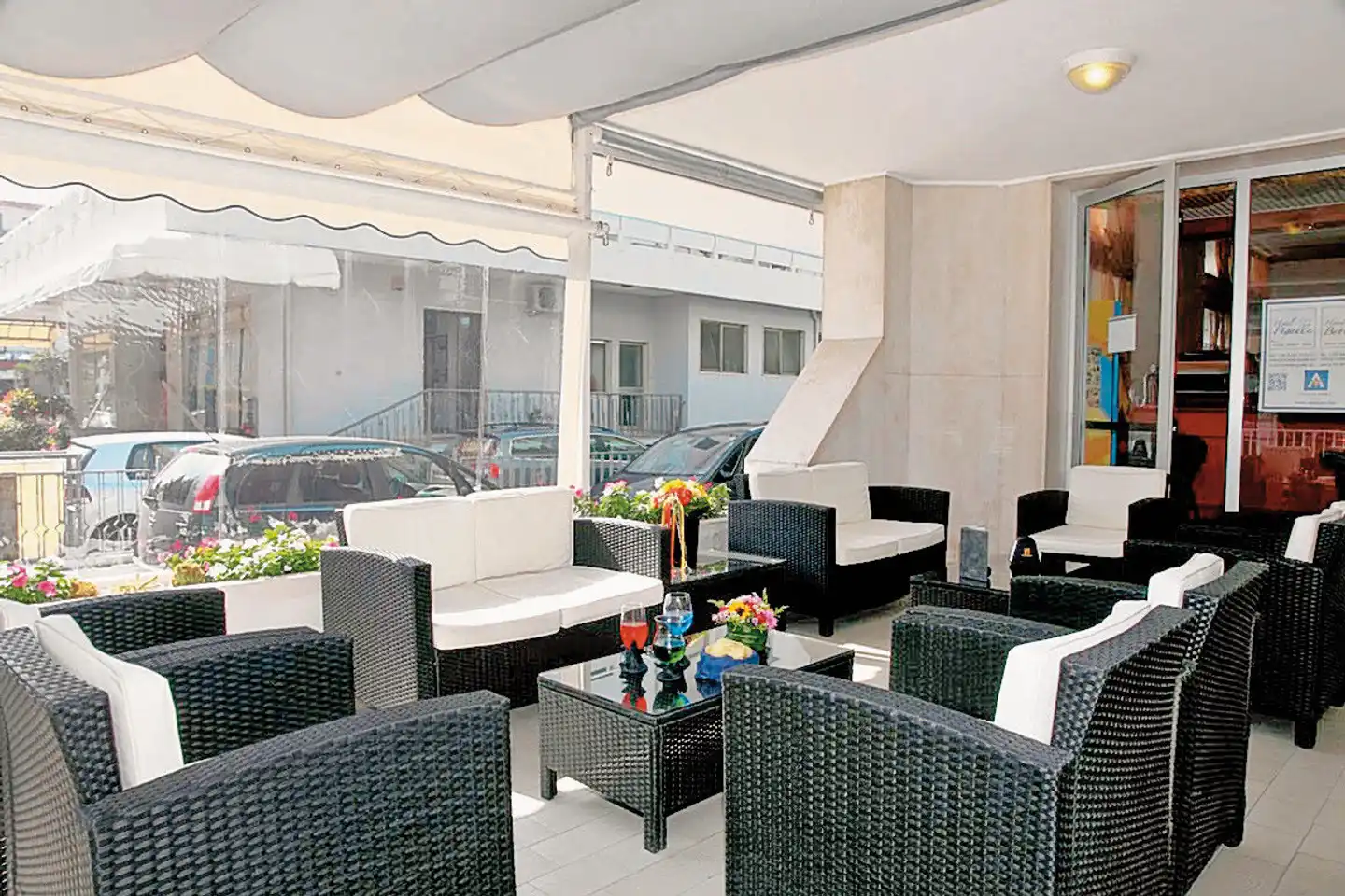 Bettina Lobby