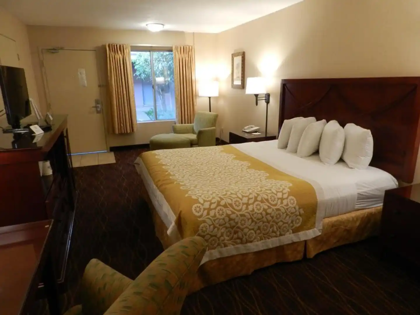 Days Inn by Wyndham San Diego Near Sea World Wohnbeispiel