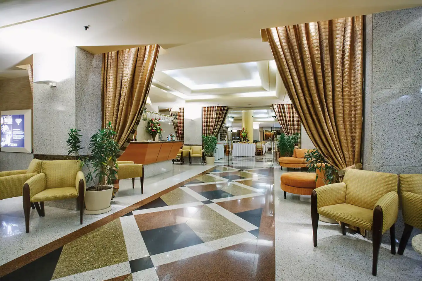 Windsor Excelsior Lobby