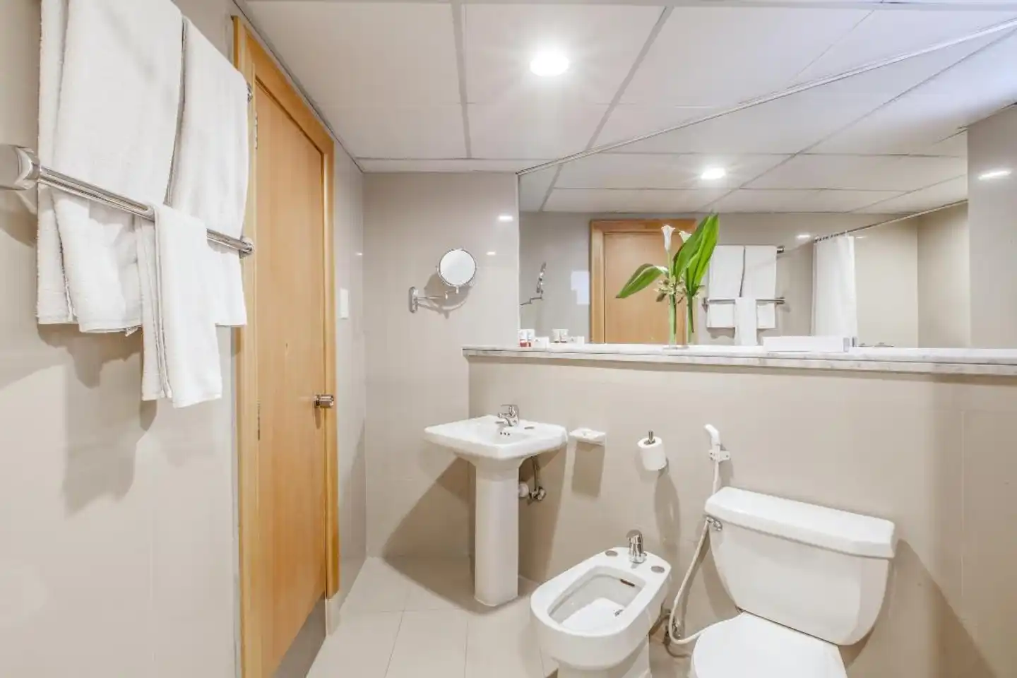 Golden Sands Hotel Apartments Badezimmer