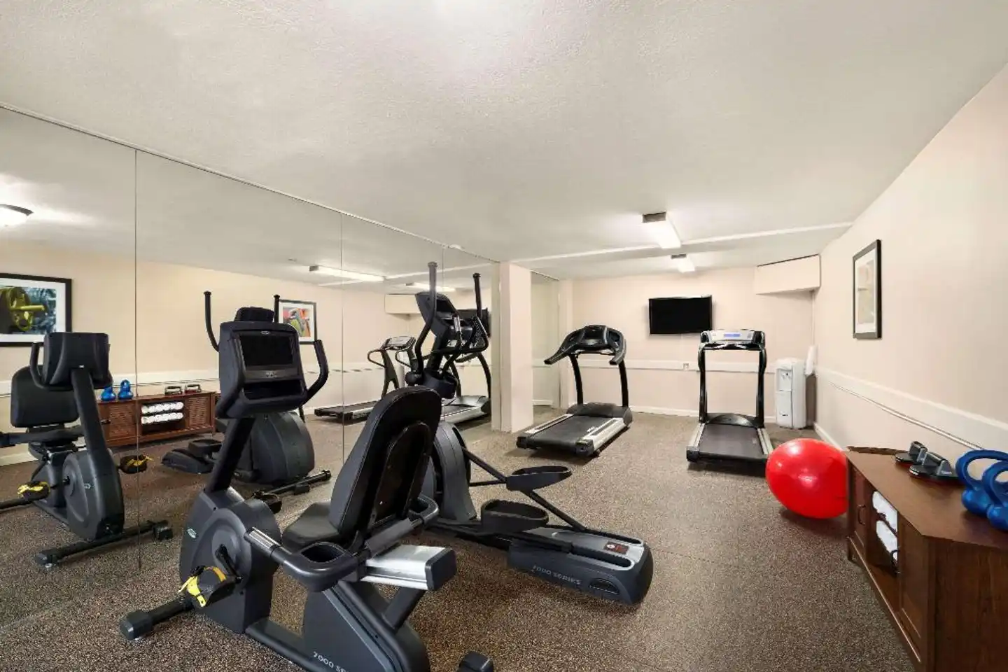 Ramada Naples Sport und Entertainment