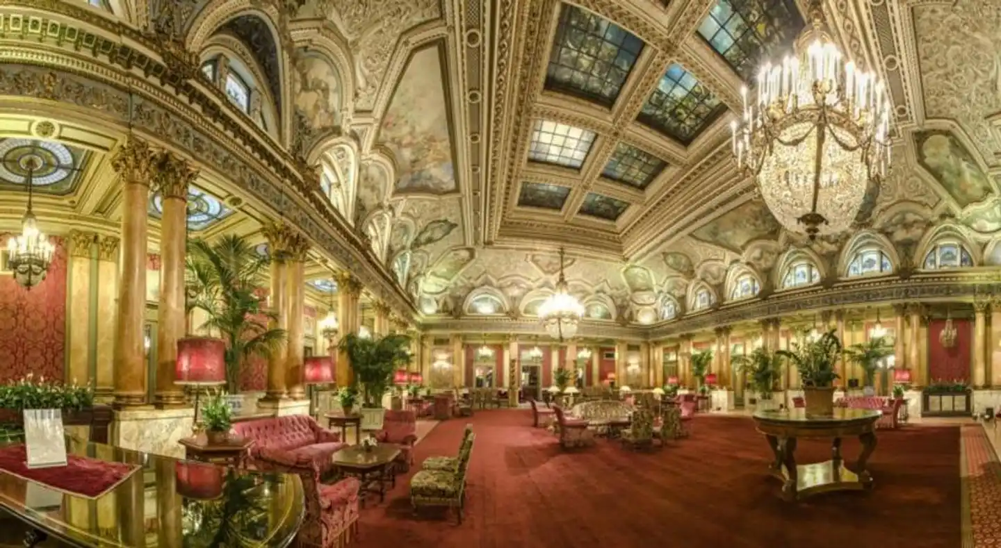 Grand Hotel Plaza Lobby