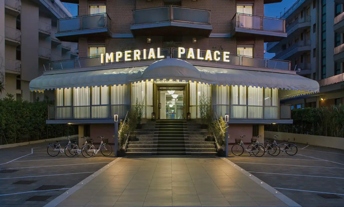 Imperial Palace Aussenansicht