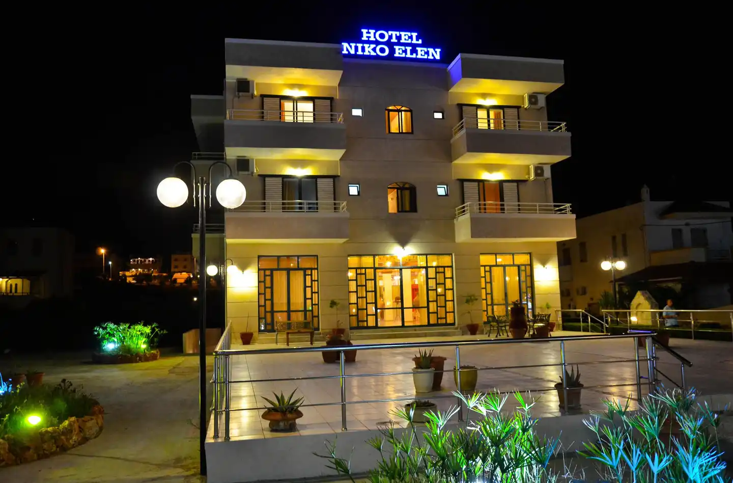 Niko Elen Hotel Aussenansicht