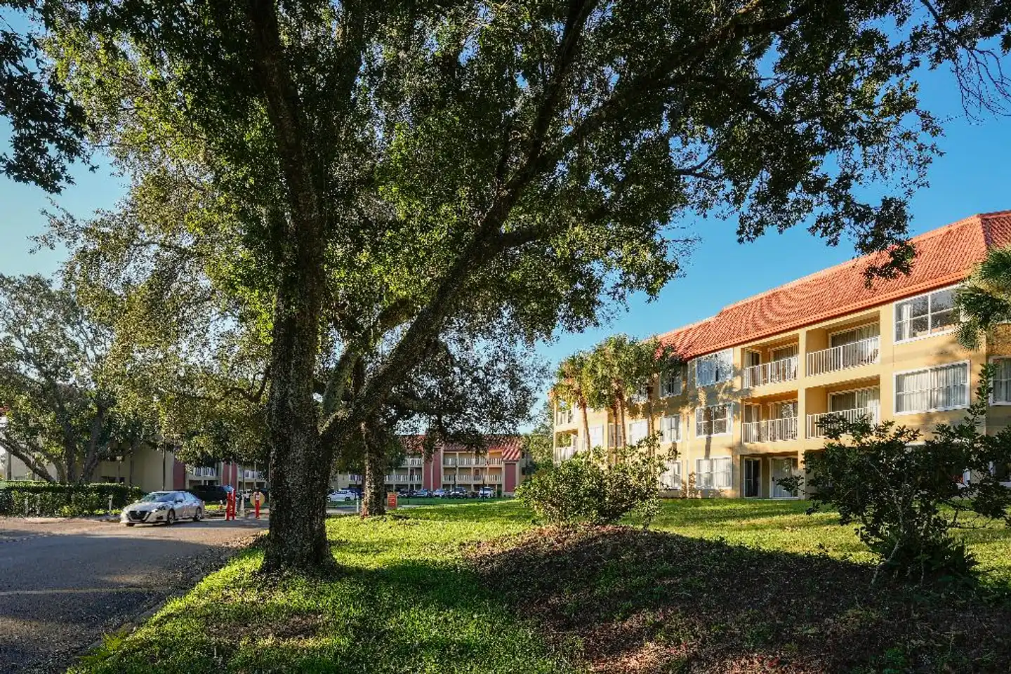 Parc Corniche Condominium Suite Hotel Garten