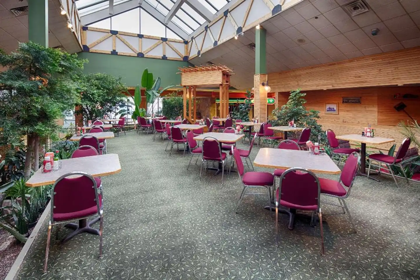 Red Lion Hotel Kalispell Lobby