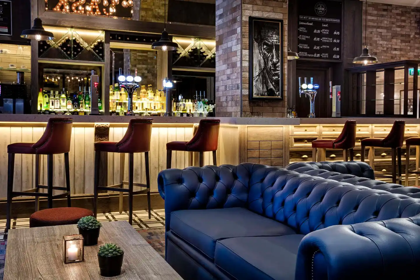 DoubleTree by Hilton Hotel Glasgow Central Bar