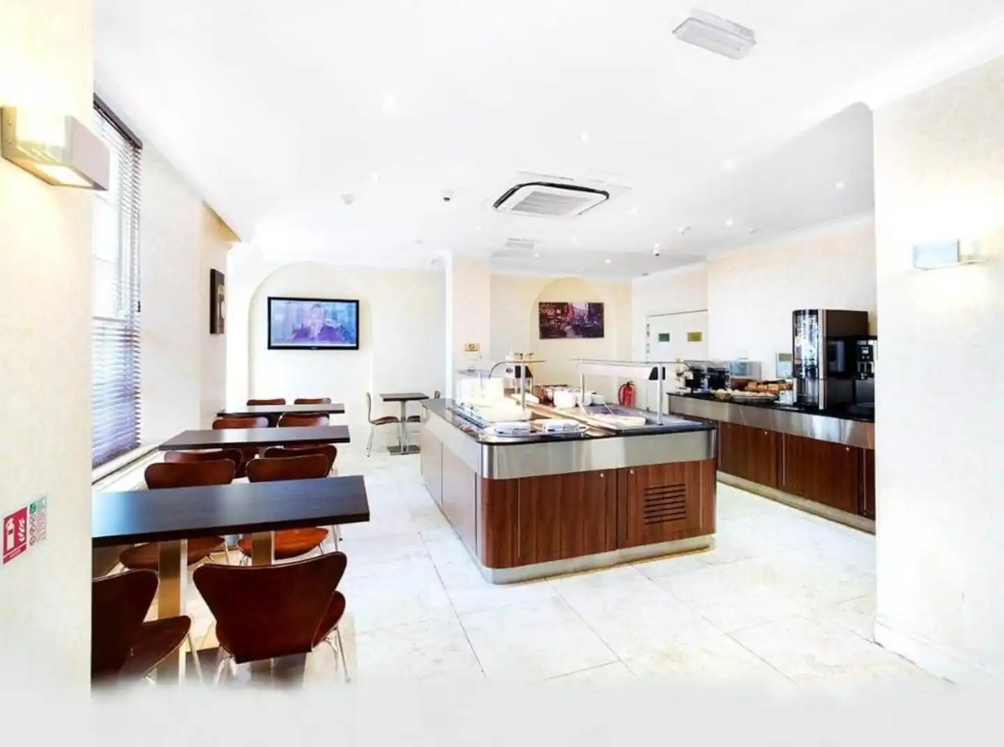 The Queen's Park Hotel Lobby