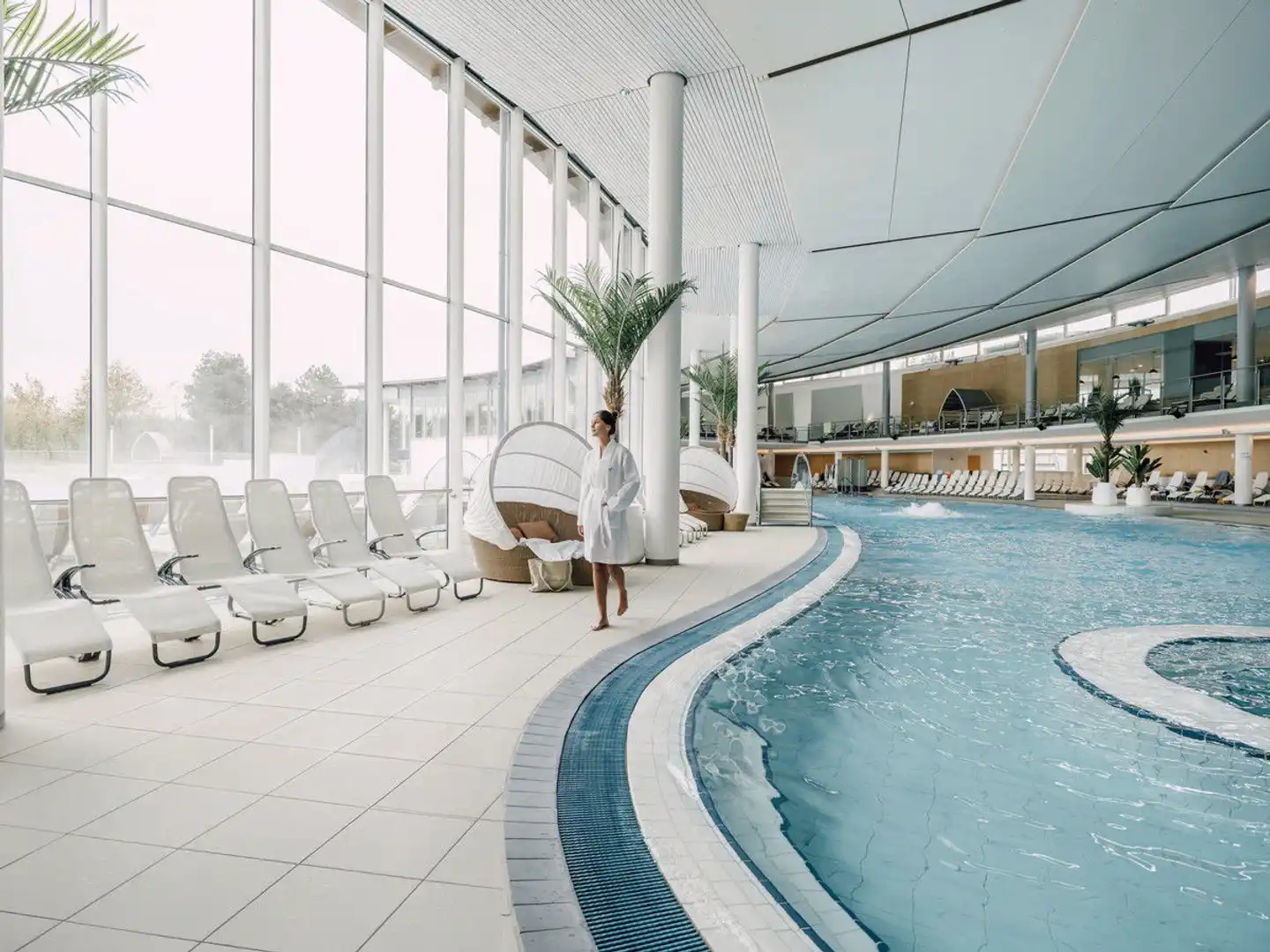 4*S Hotel Spa Resort Geinberg Hallenbad