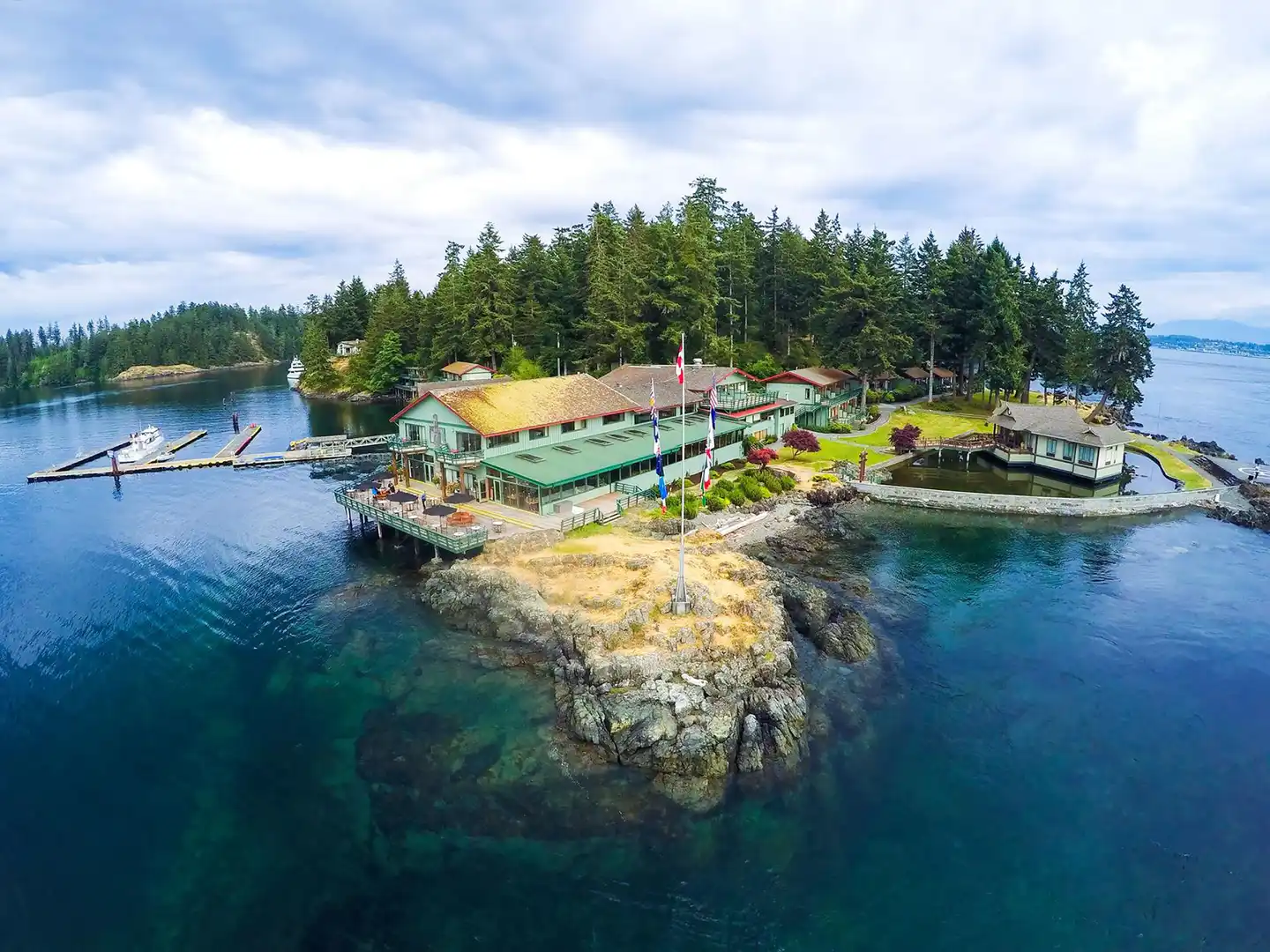 April Point Resort & Spa Aussenansicht