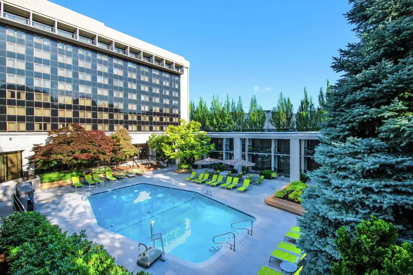 DoubleTree by Hilton Hotel Portland Pool