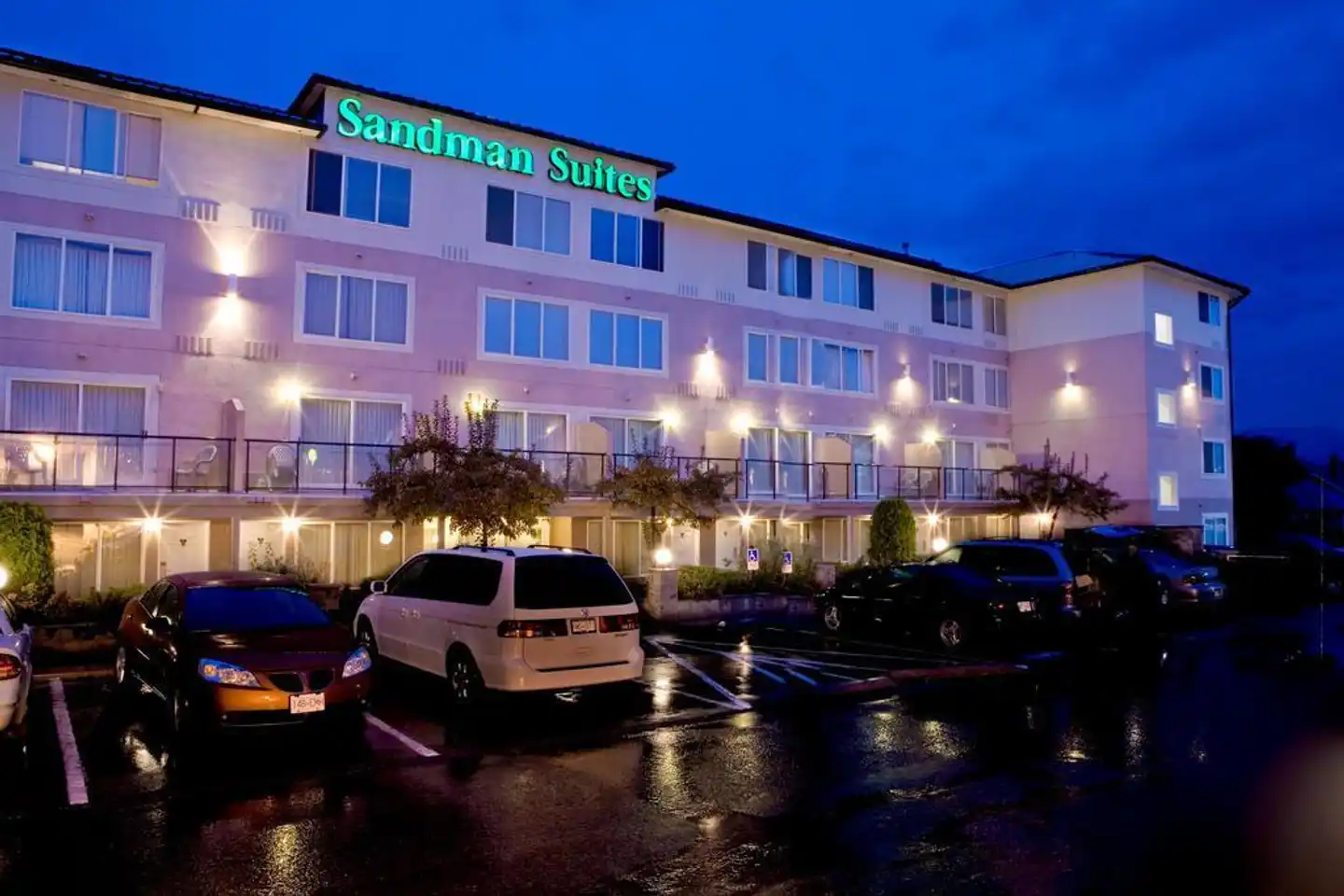 Sandman Inn & Suites Kamloops Aussenansicht