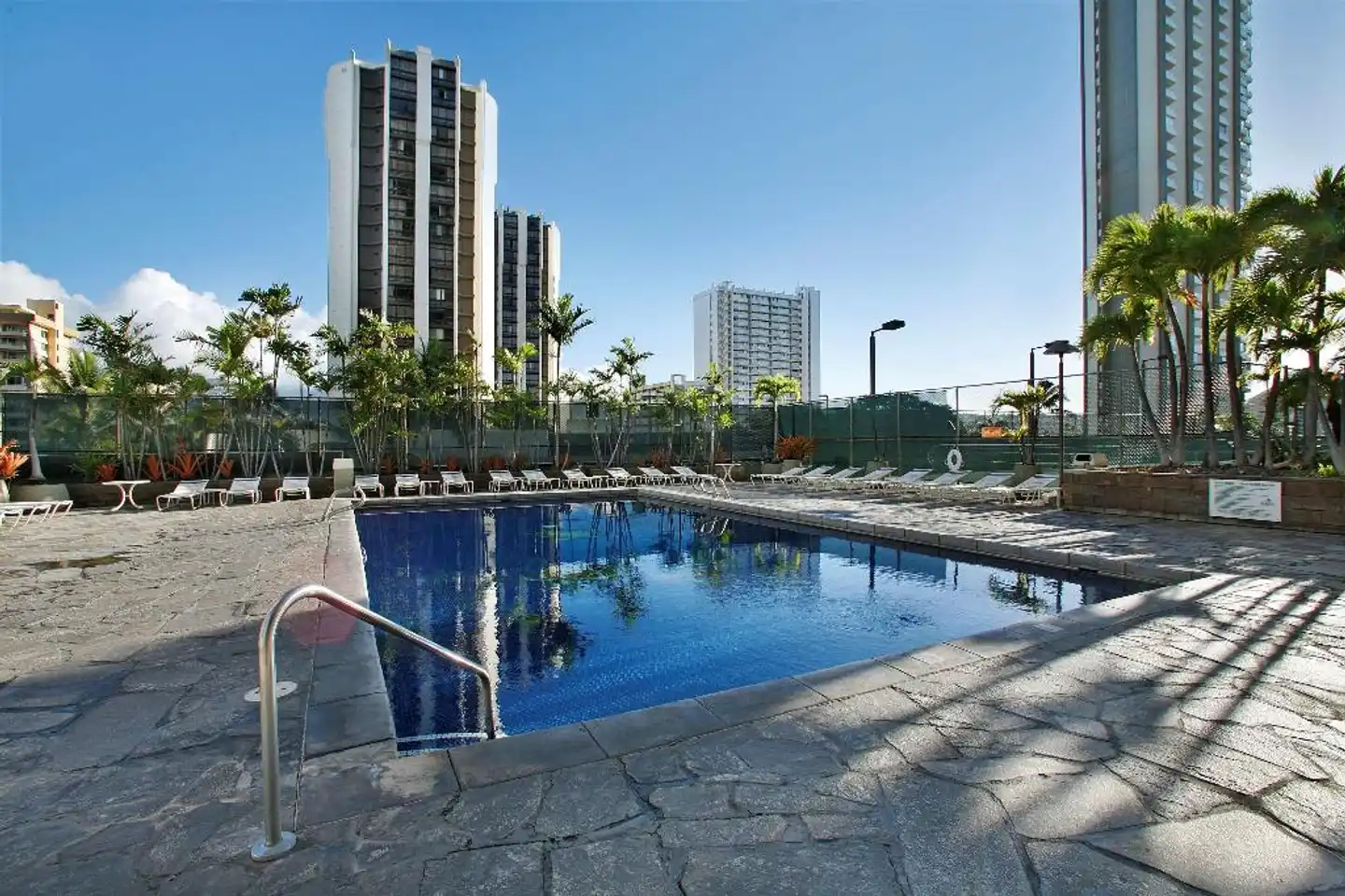 Aston Waikiki Sunset Pool