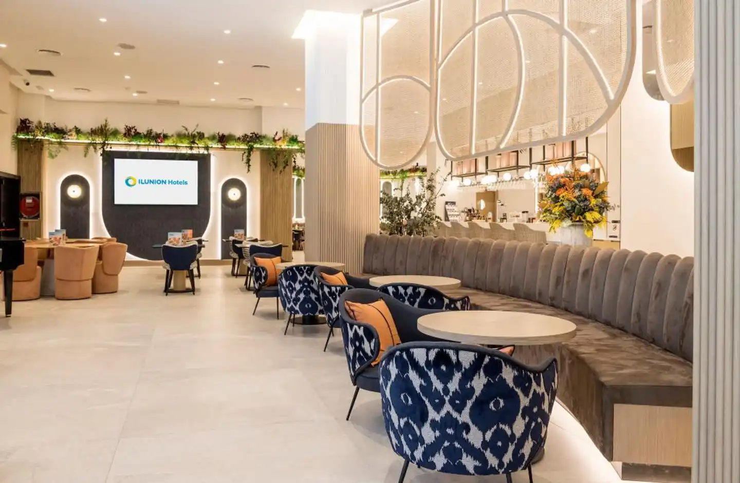 Hotel ILUNION Les Corts Spa Lobby