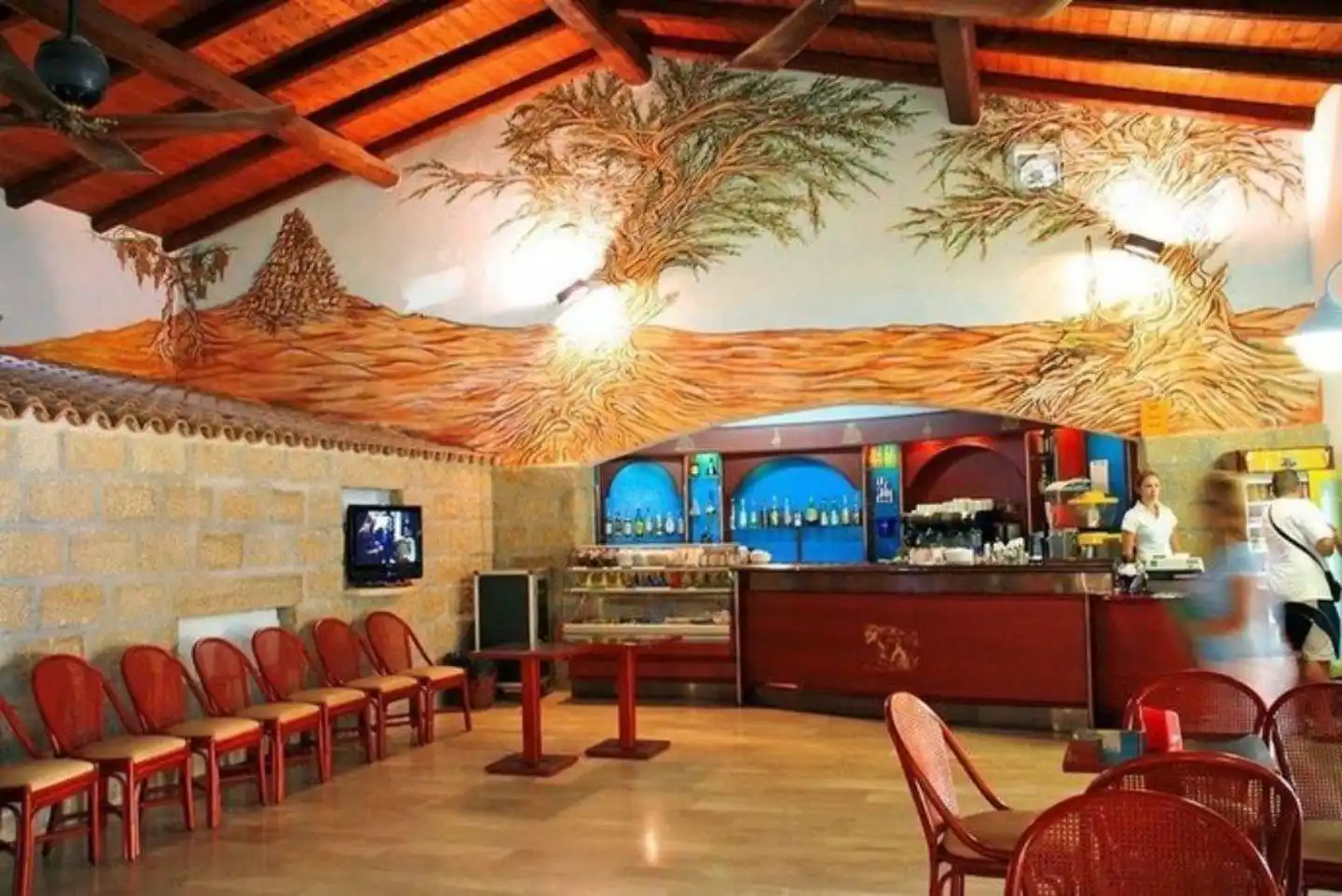 Club Esse Posada Beach Resort Bar