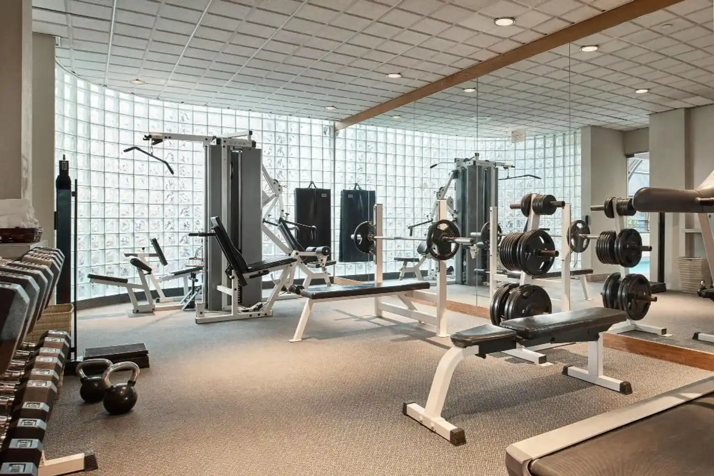 Metropolitan Hotel Vancouver Sport und Entertainment