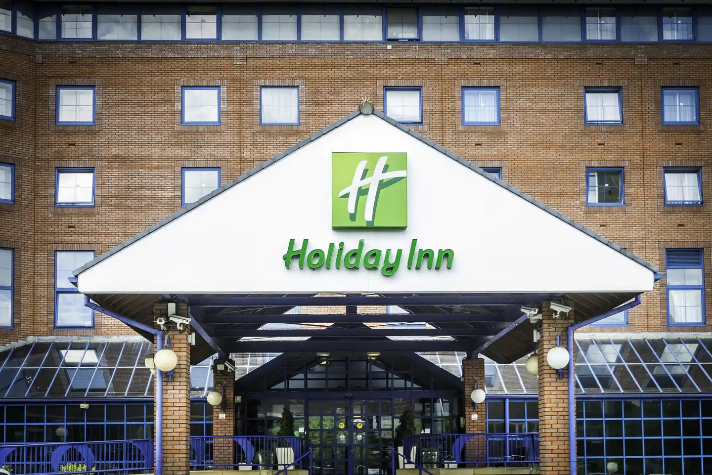 Holiday Inn Sutton Aussenansicht