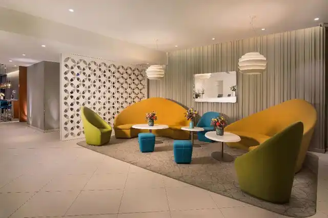 NH Paris Gare de L'Est Lobby