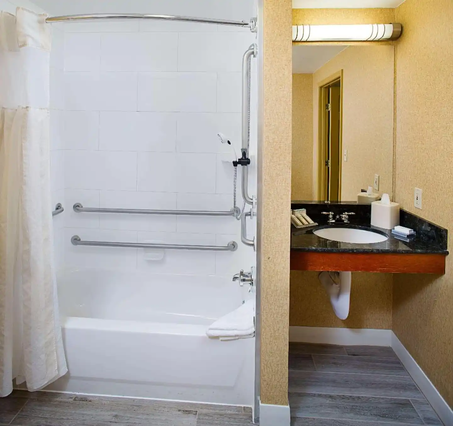 Hilton Garden Inn Colorado Springs Badezimmer