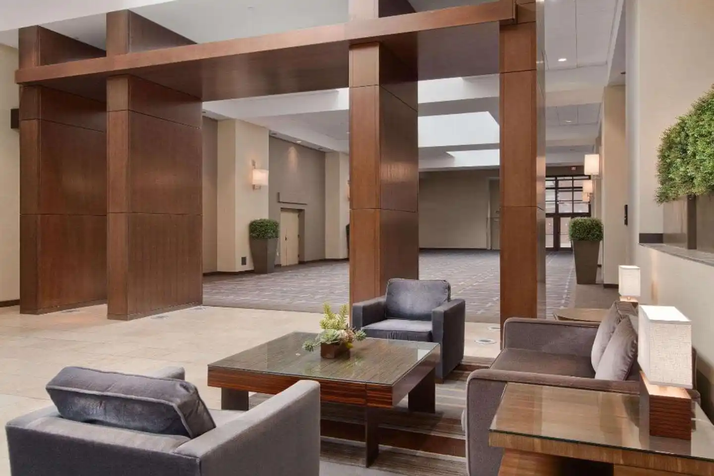 Hilton Hasbrouck Heights / Meadowlands Lobby