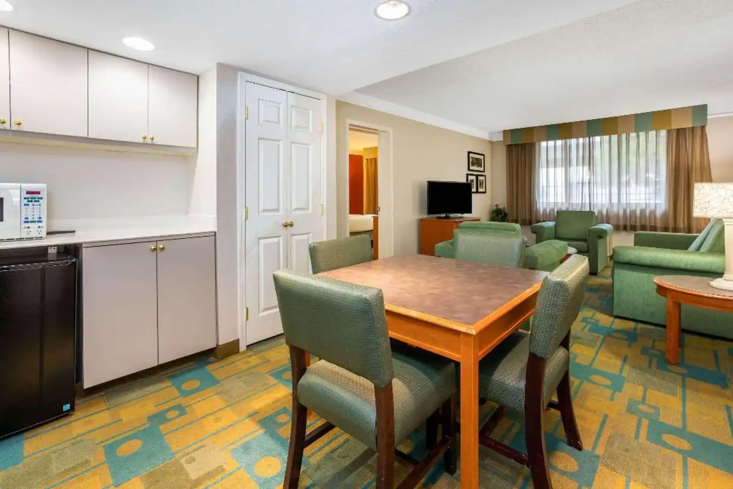La Quinta Inn & Suites by Wyndham Seattle Sea-Tac Airport Wohnbeispiel