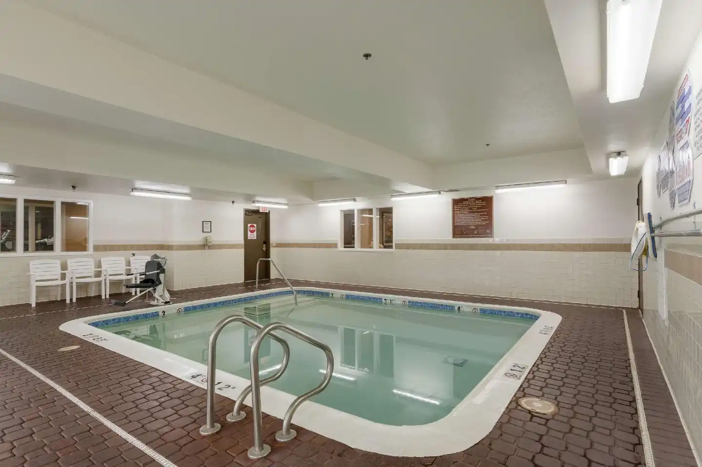 Comfort Inn & Suites Sacramento - University Area Hallenbad