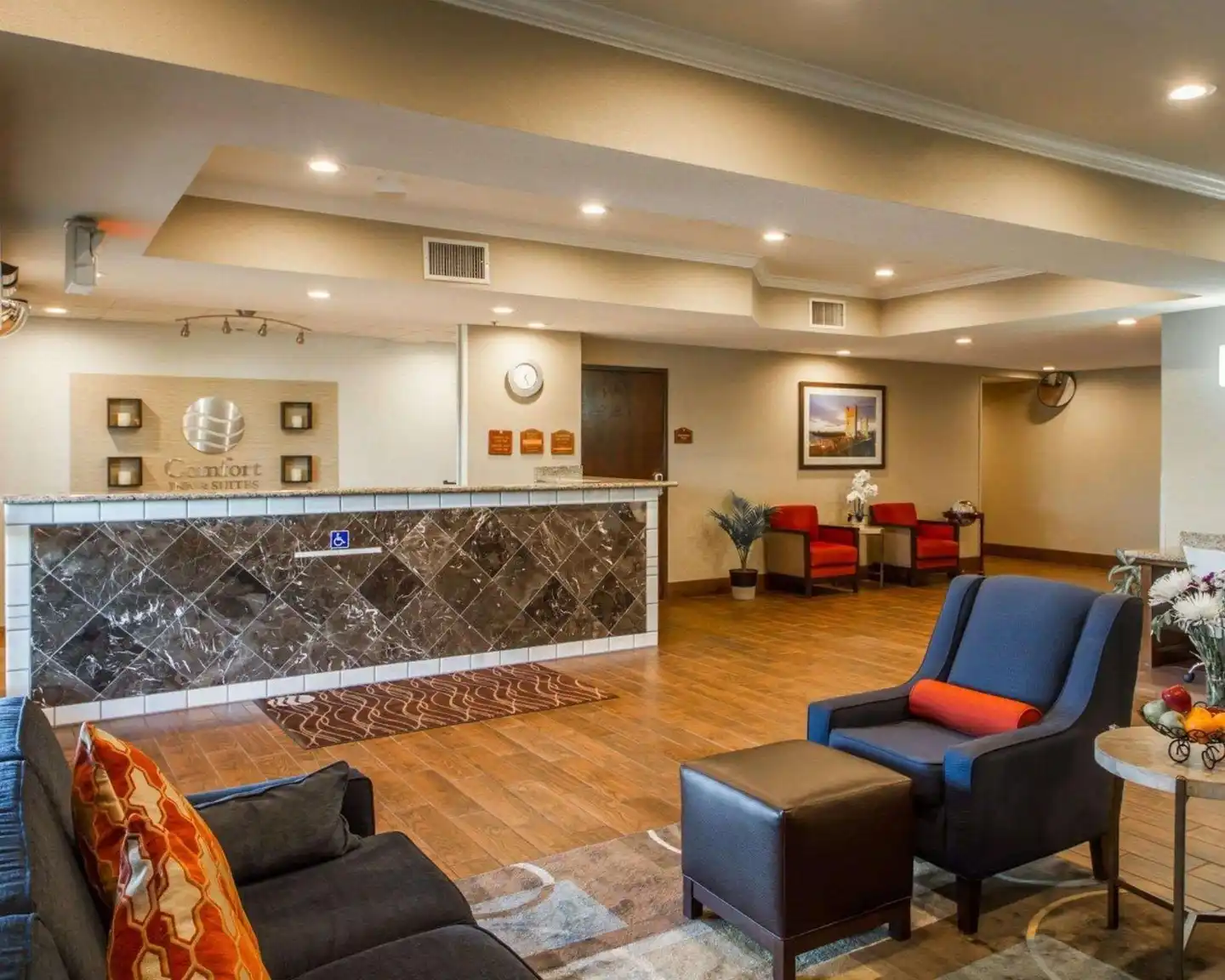 Comfort Inn & Suites Sacramento - University Area Lobby