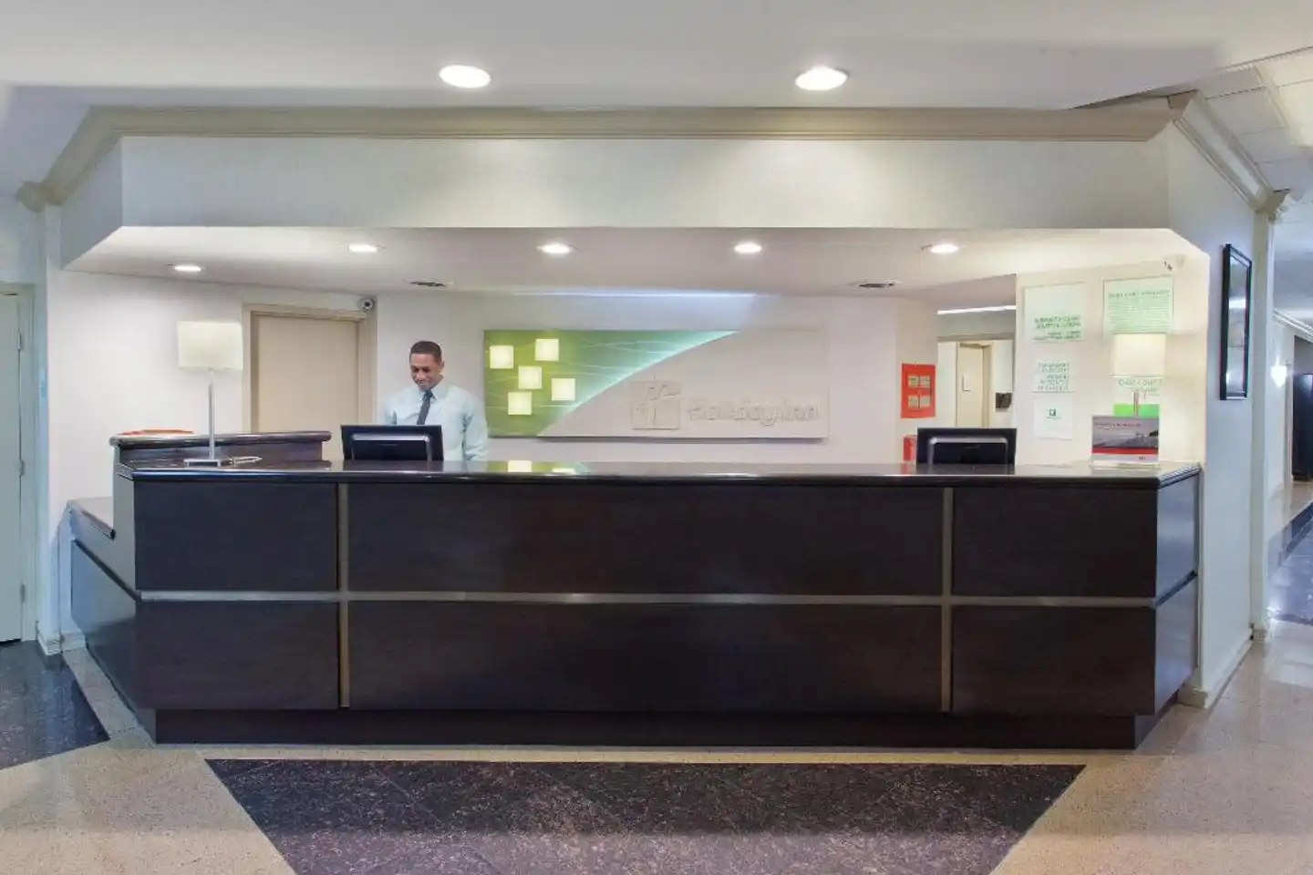 Holiday Inn Shreveport Downtown Lobby