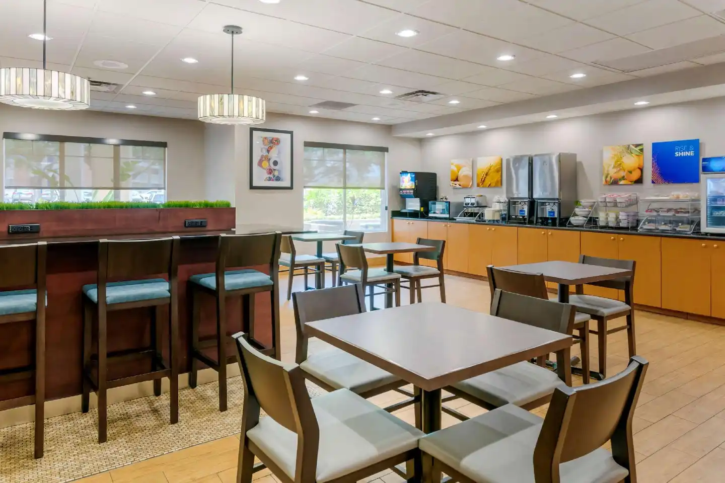 Comfort Suites Near Universal Orlando Resort Bar