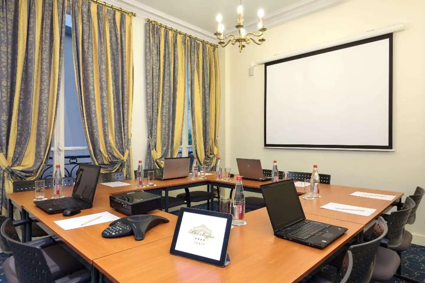 Mayfair Paris Konferenz