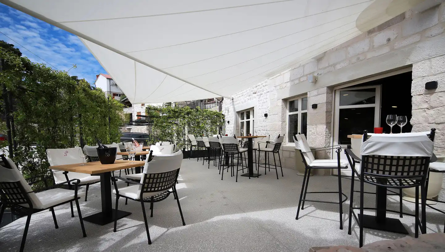 Arbiana Hotel Terrasse