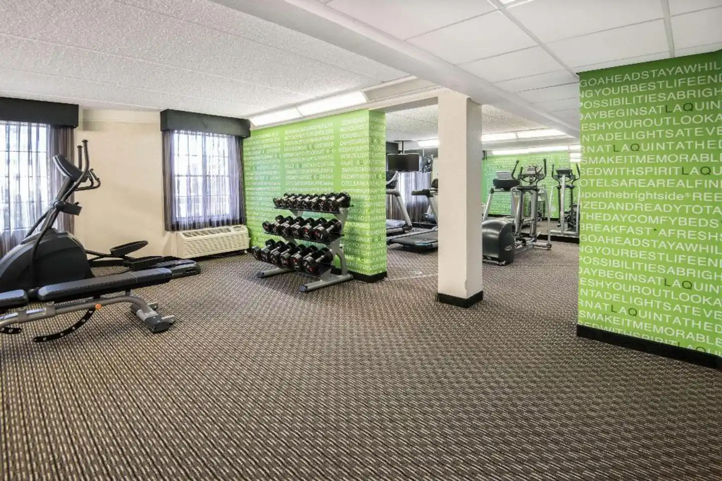 La Quinta Inn & Suites by Wyndham San Antonio Riverwalk Sport und Entertainment