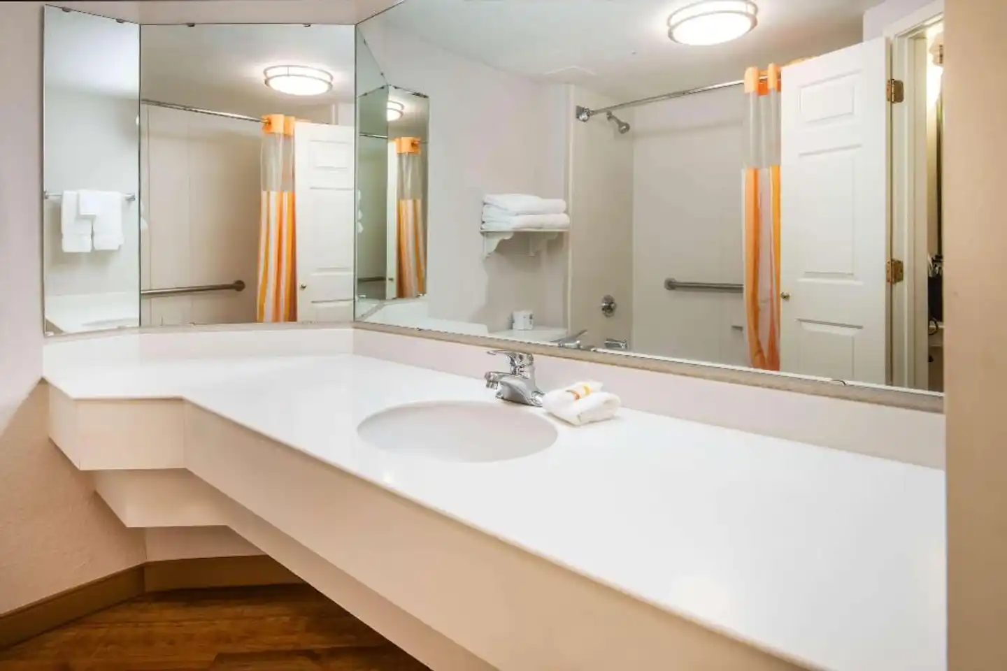 La Quinta Inn & Suites Colorado Springs South AP Badezimmer