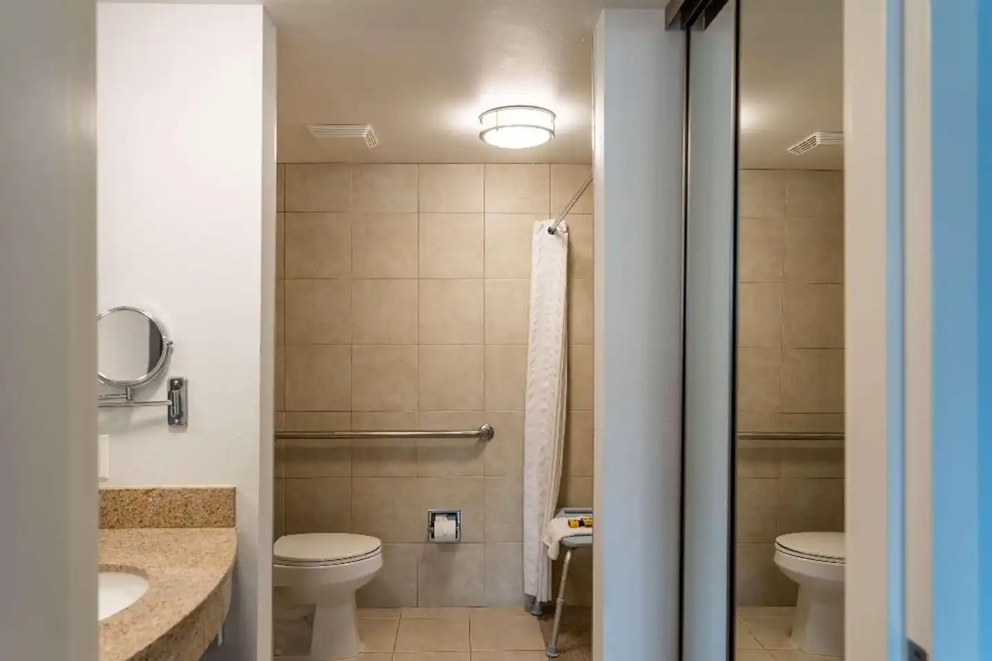 Best Western Plus Manhattan Beach Hotel Badezimmer