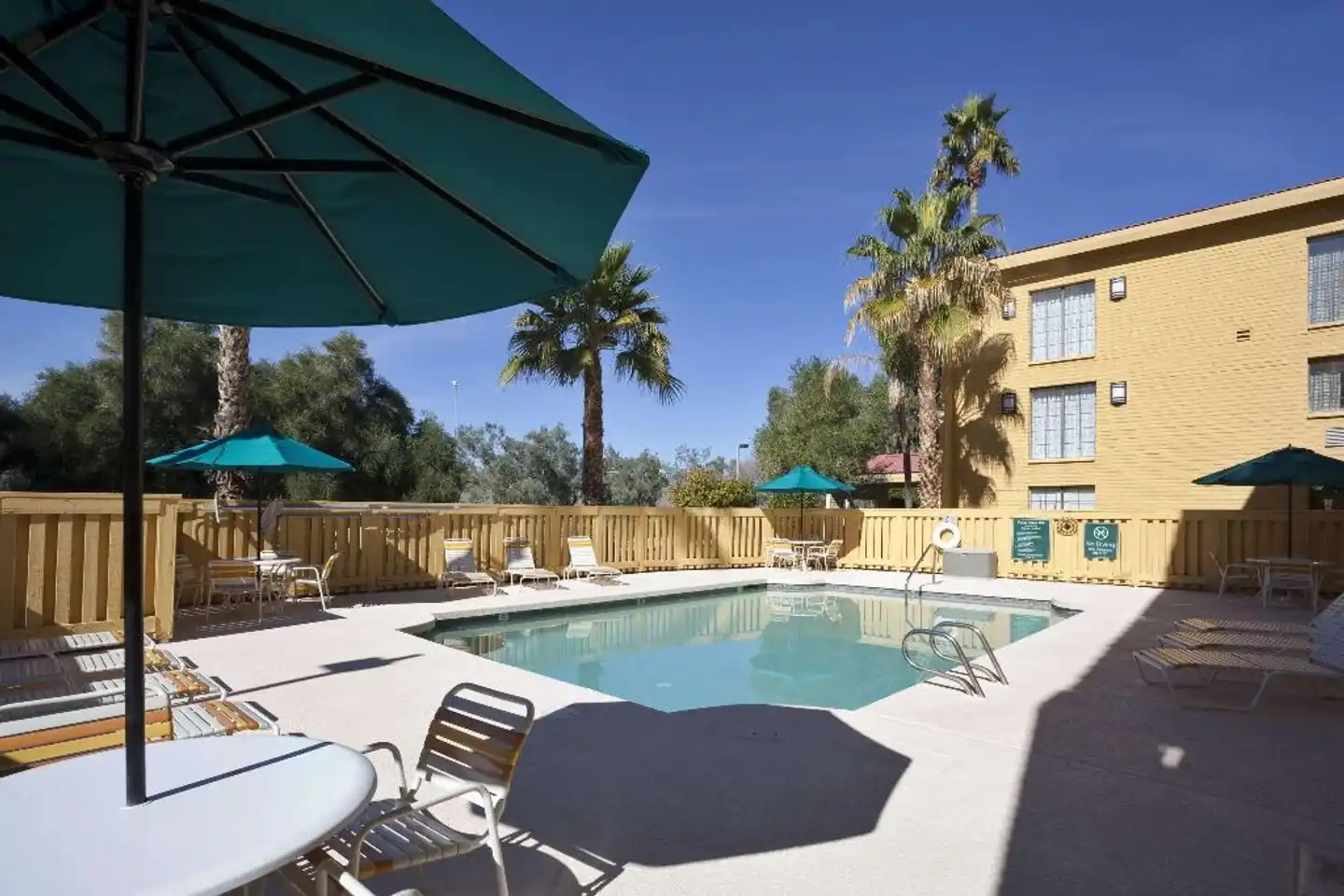 La Quinta Inn Phoenix Sky Harbor Airport Pool