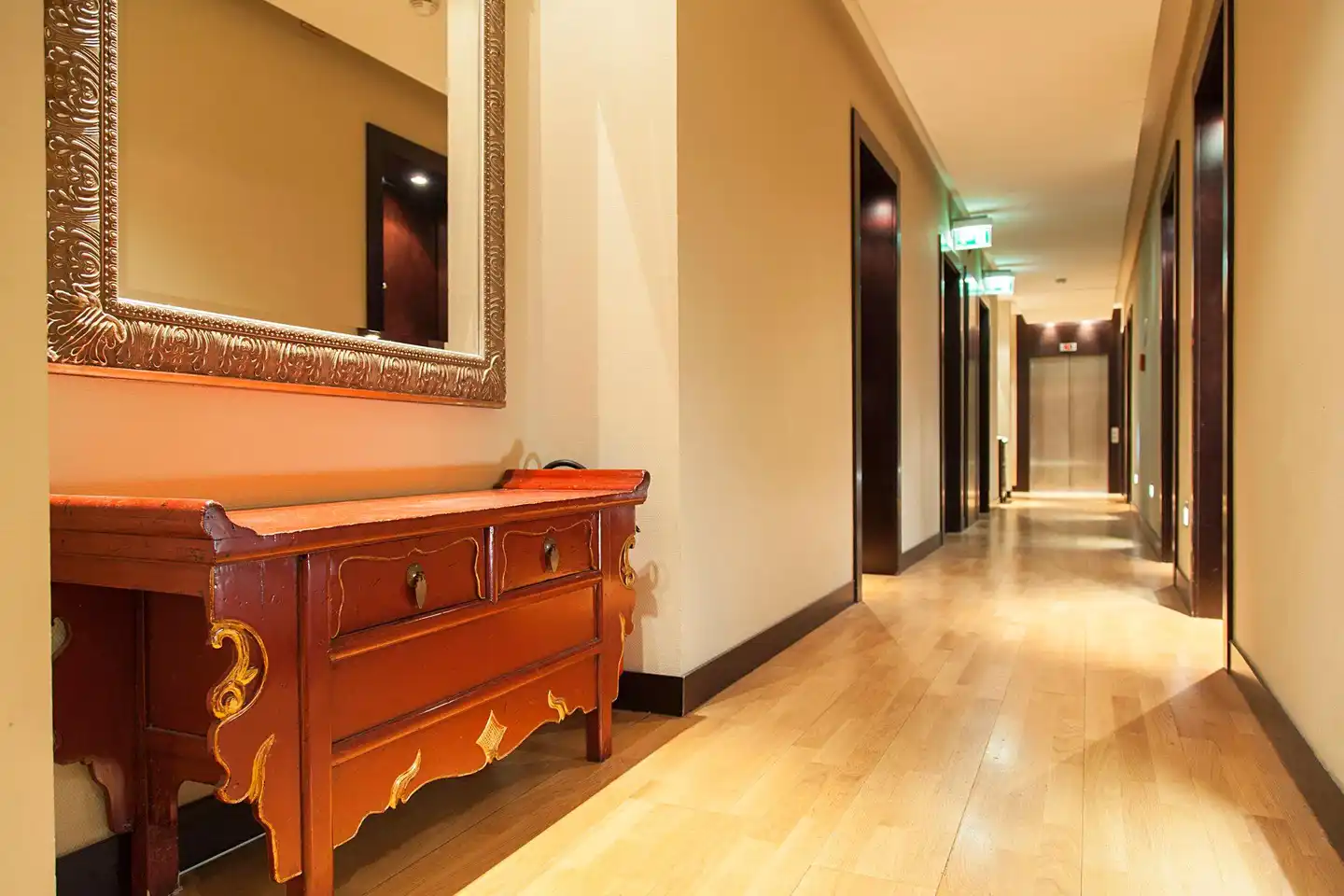 Quentin Design Lobby