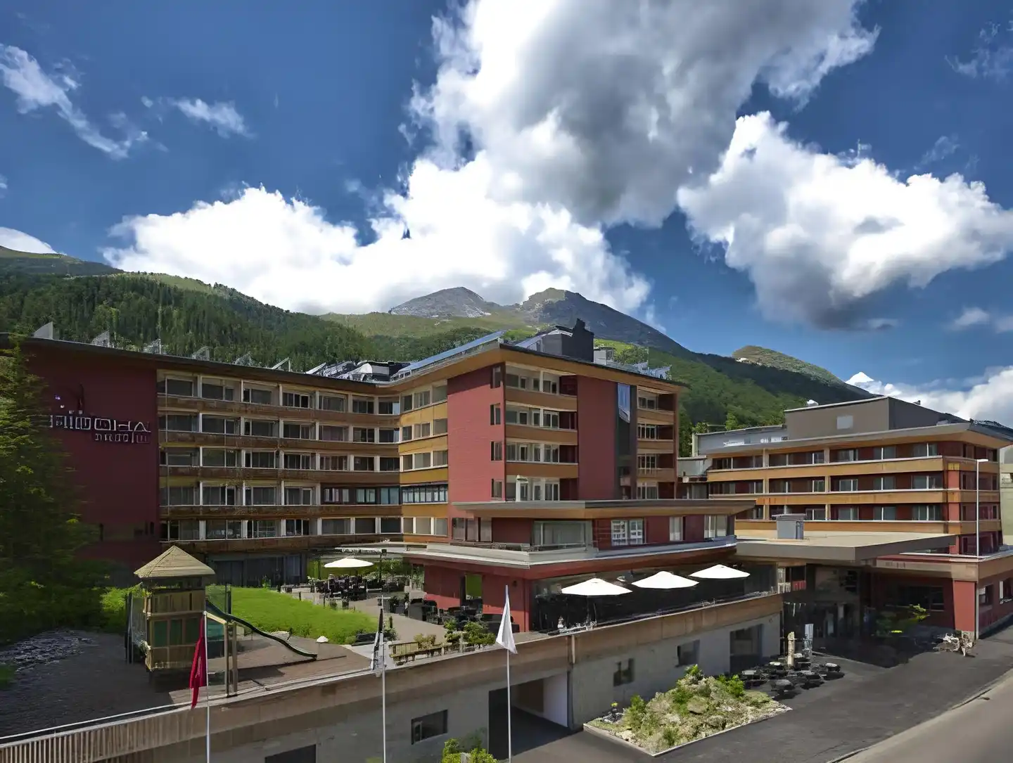 Grischa - DAS Hotel Davos Aussenansicht