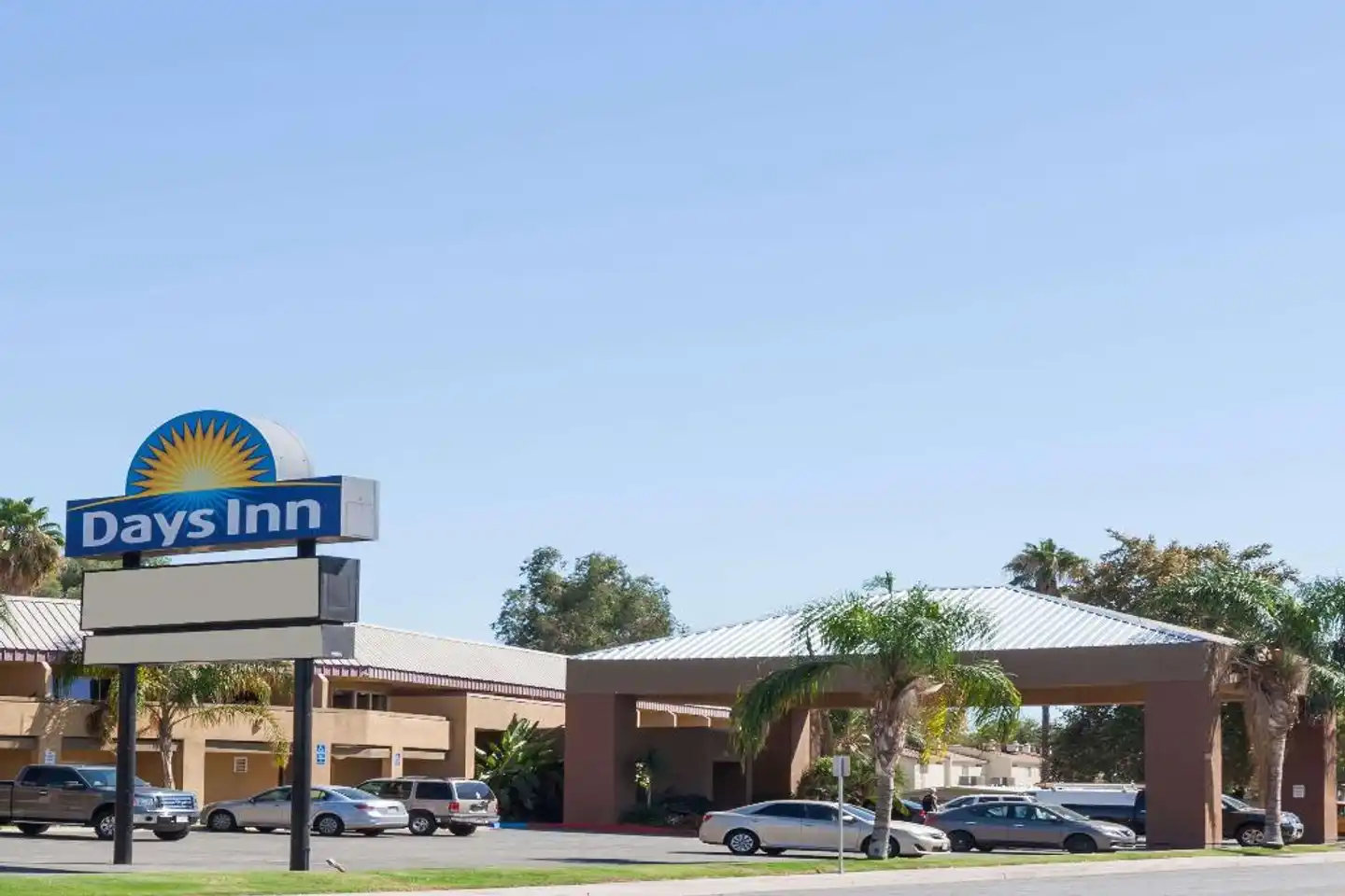 Days Inn by Wyndham Bakersfield Aussenansicht