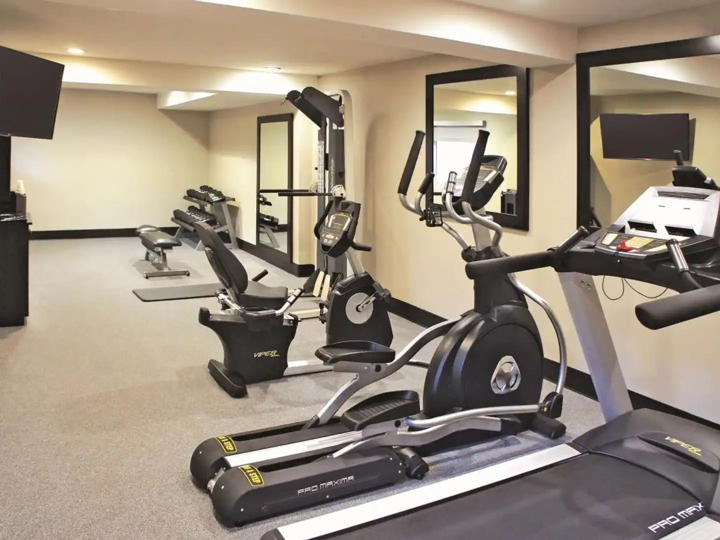 La Quinta Inn & Suites San Diego SeaWorld Zoo Area Sport und Entertainment