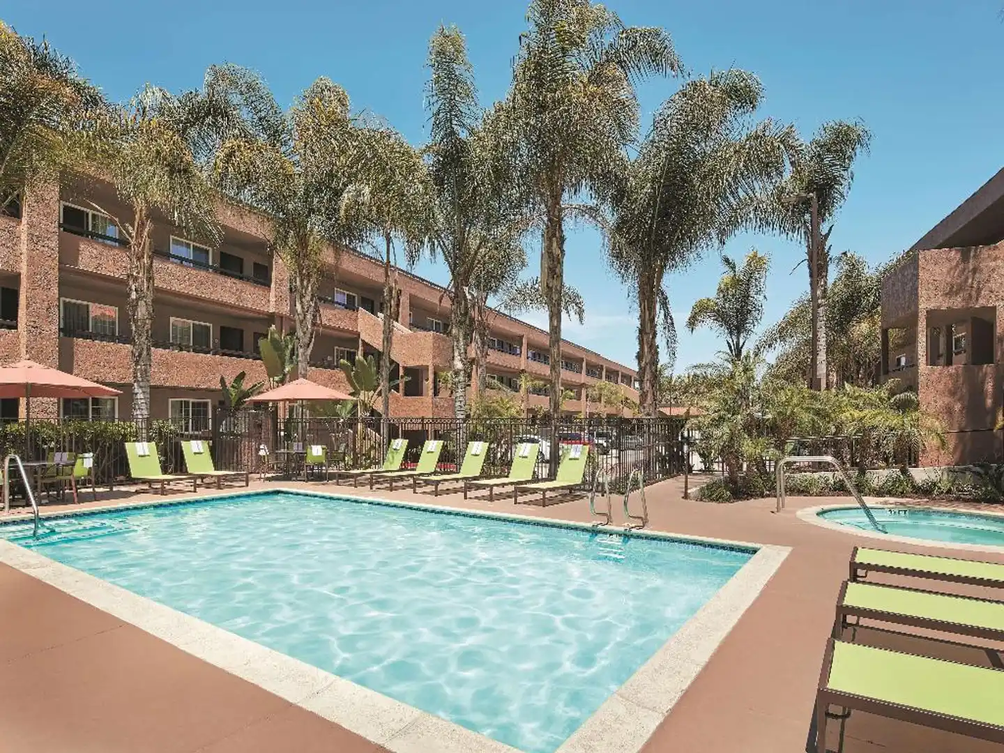 La Quinta Inn & Suites San Diego SeaWorld Zoo Area Pool
